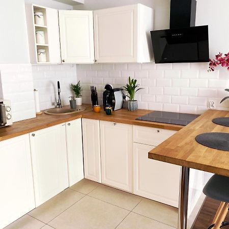 Apartament Na Teczowej Wrocław Buitenkant foto