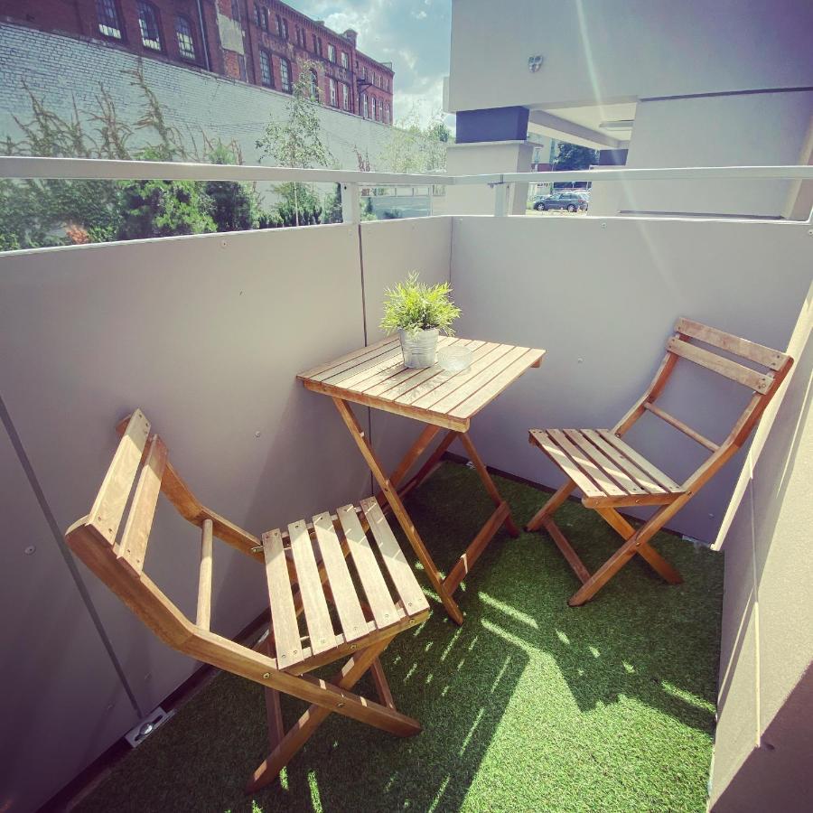 Apartament Na Teczowej Wrocław Buitenkant foto