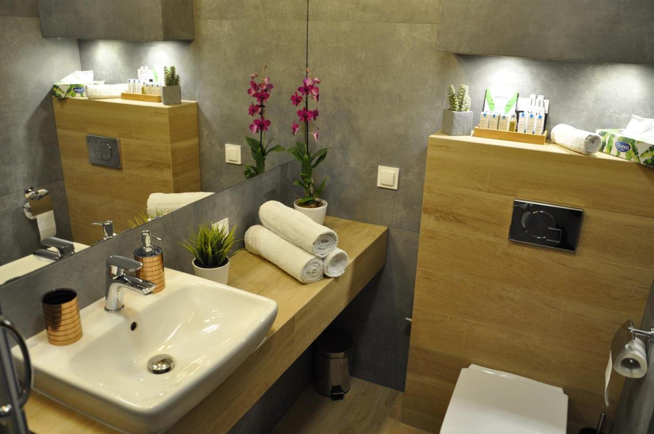 Apartament Na Teczowej Wrocław Buitenkant foto